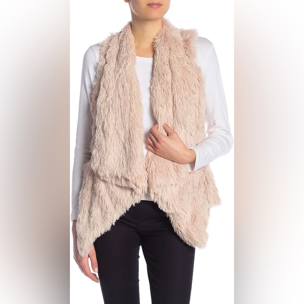 Wit & Wisdom Soft beige Teddy vest with pockets like new!
